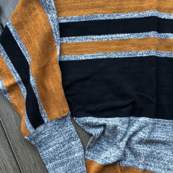 🌴🔆RVCA- CARTER SWEATER🔆🌴 - Picture 9 of 13